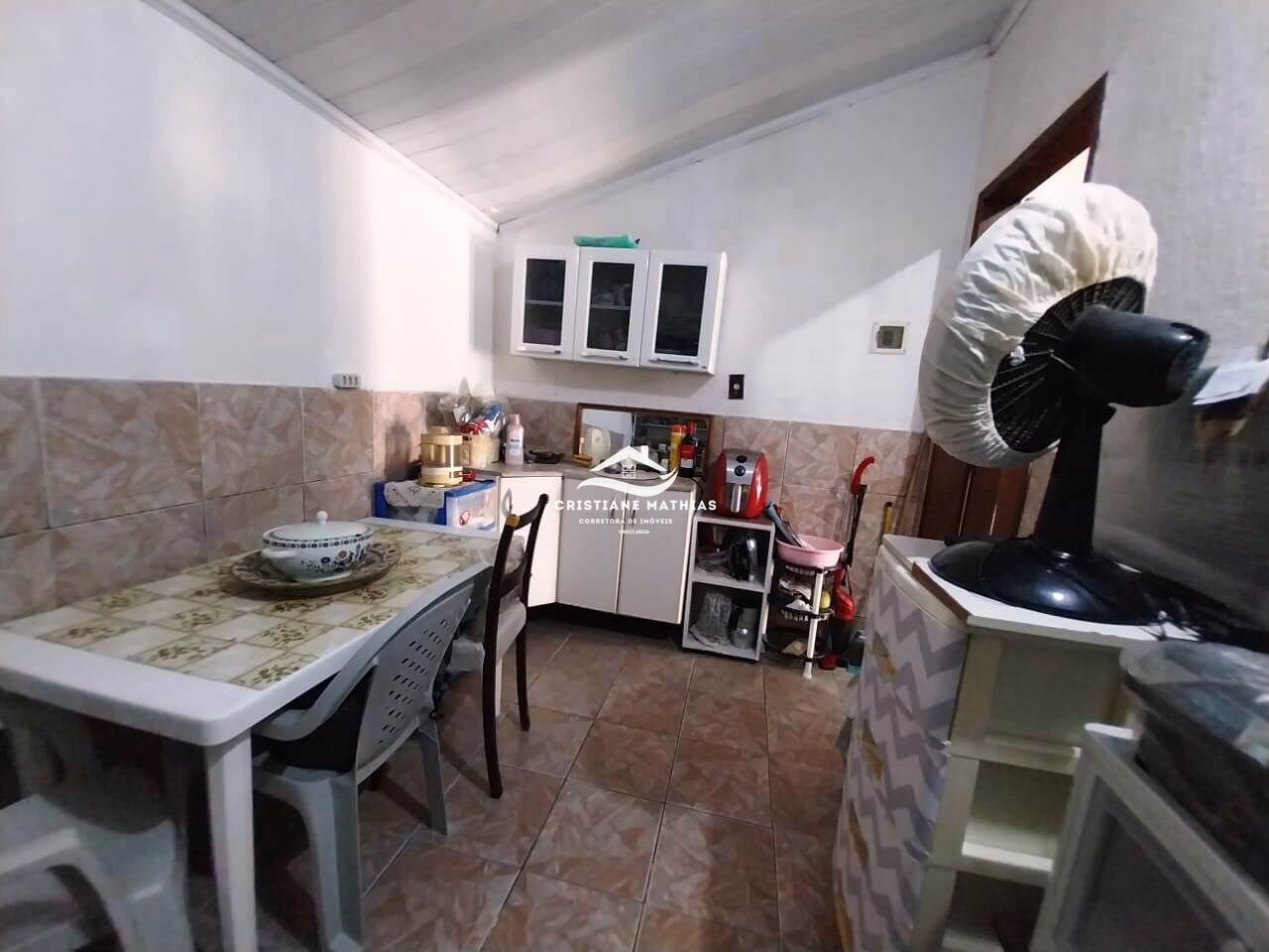 Casa à venda com 2 quartos, 70m² - Foto 12