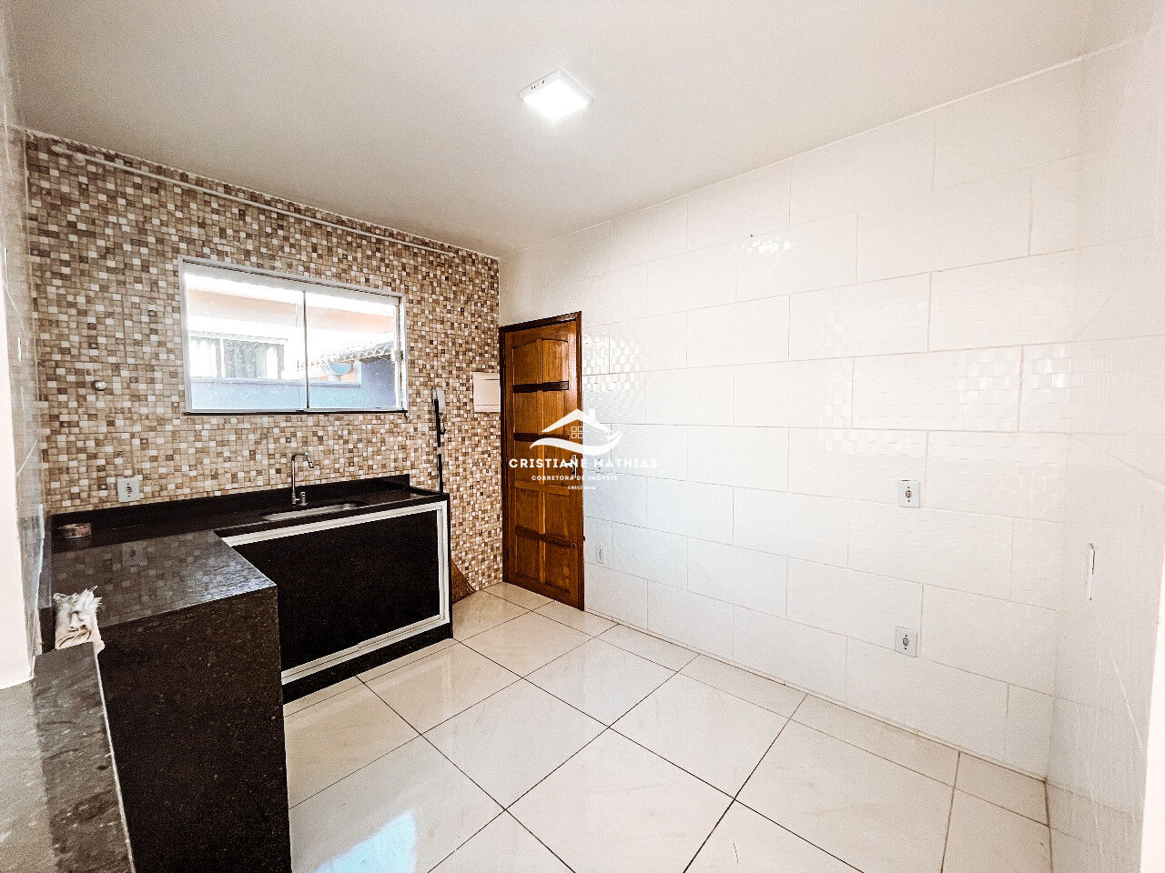 Casa à venda com 2 quartos, 90m² - Foto 15