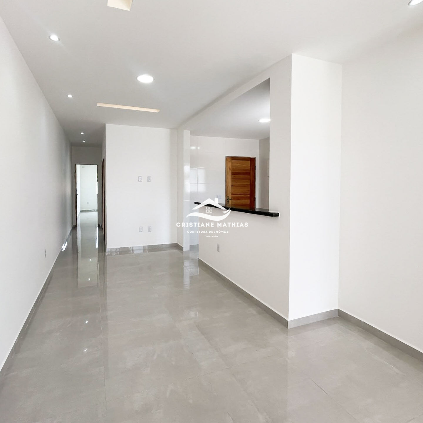 Casa à venda com 2 quartos, 70m² - Foto 2