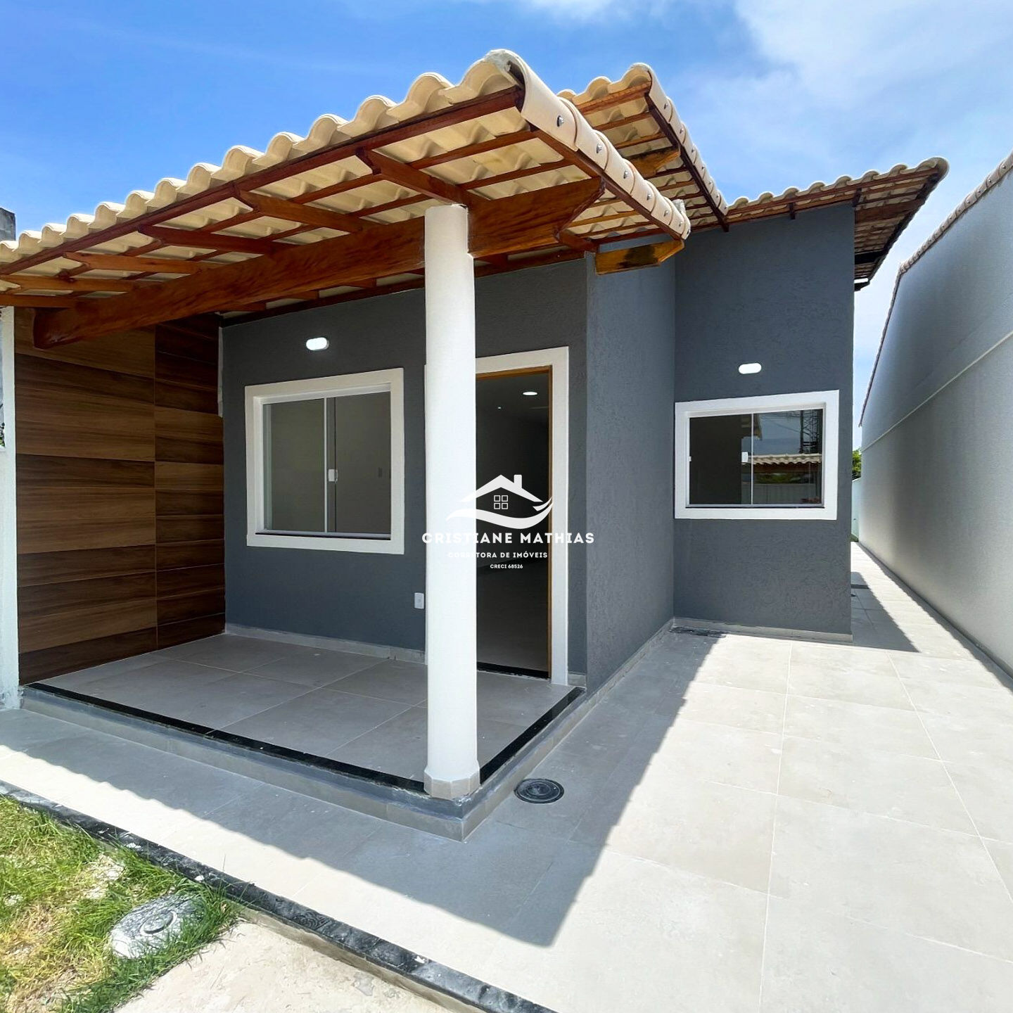 Casa à venda com 2 quartos, 70m² - Foto 1