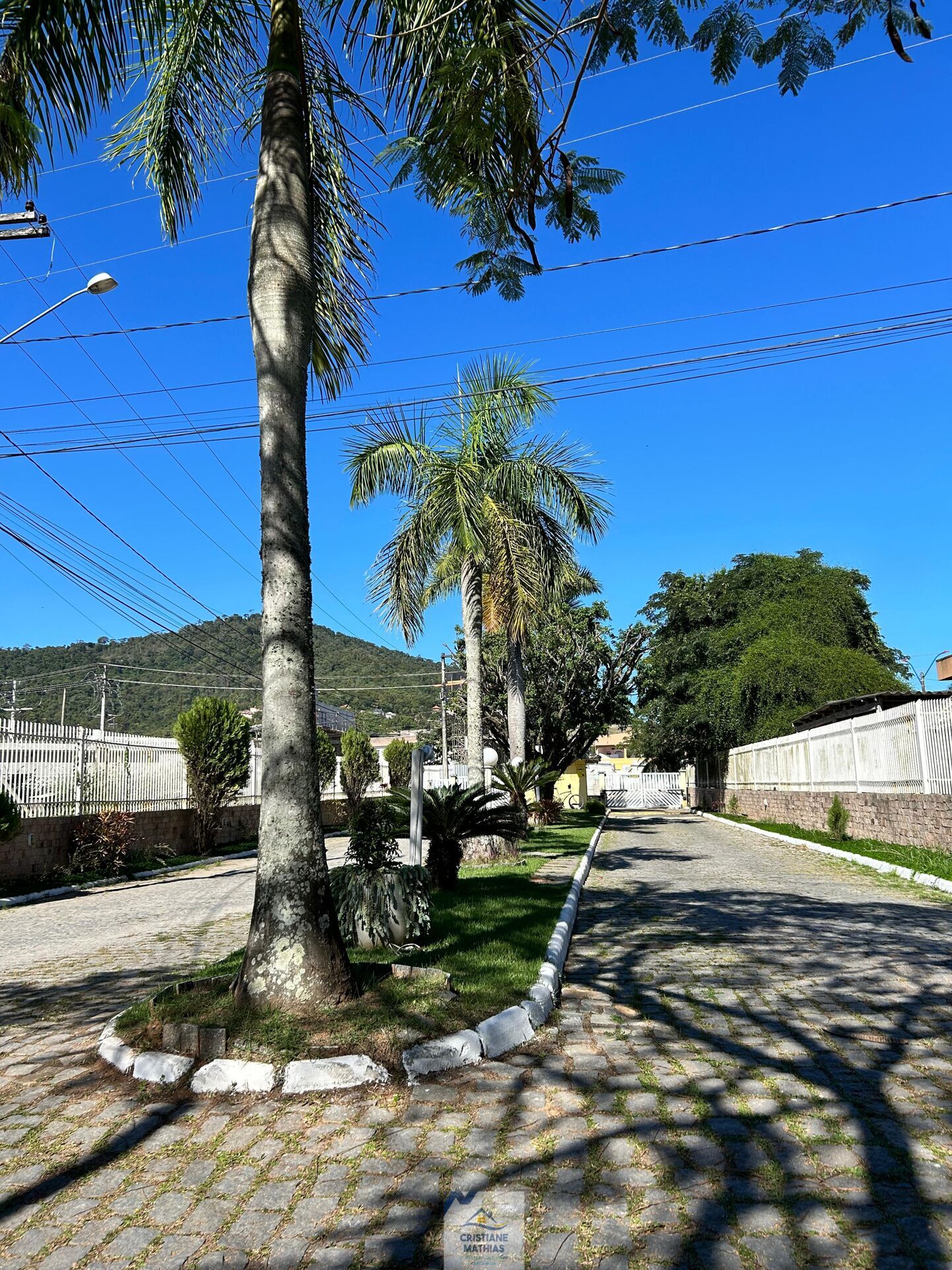 Casa à venda com 3 quartos, 172m² - Foto 4