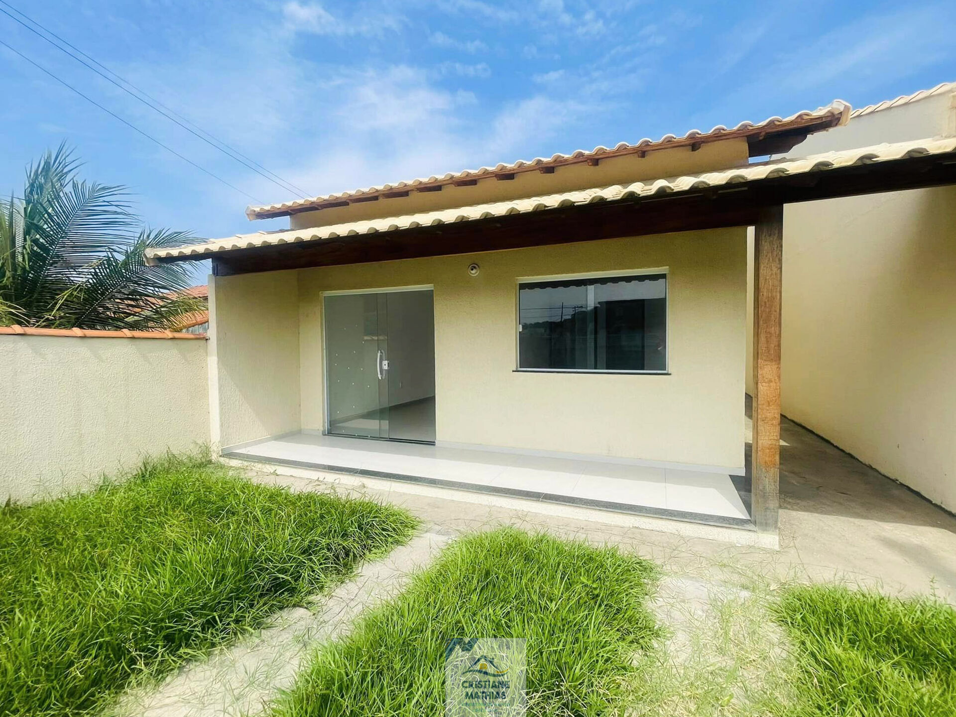Casa à venda com 2 quartos, 65m² - Foto 1