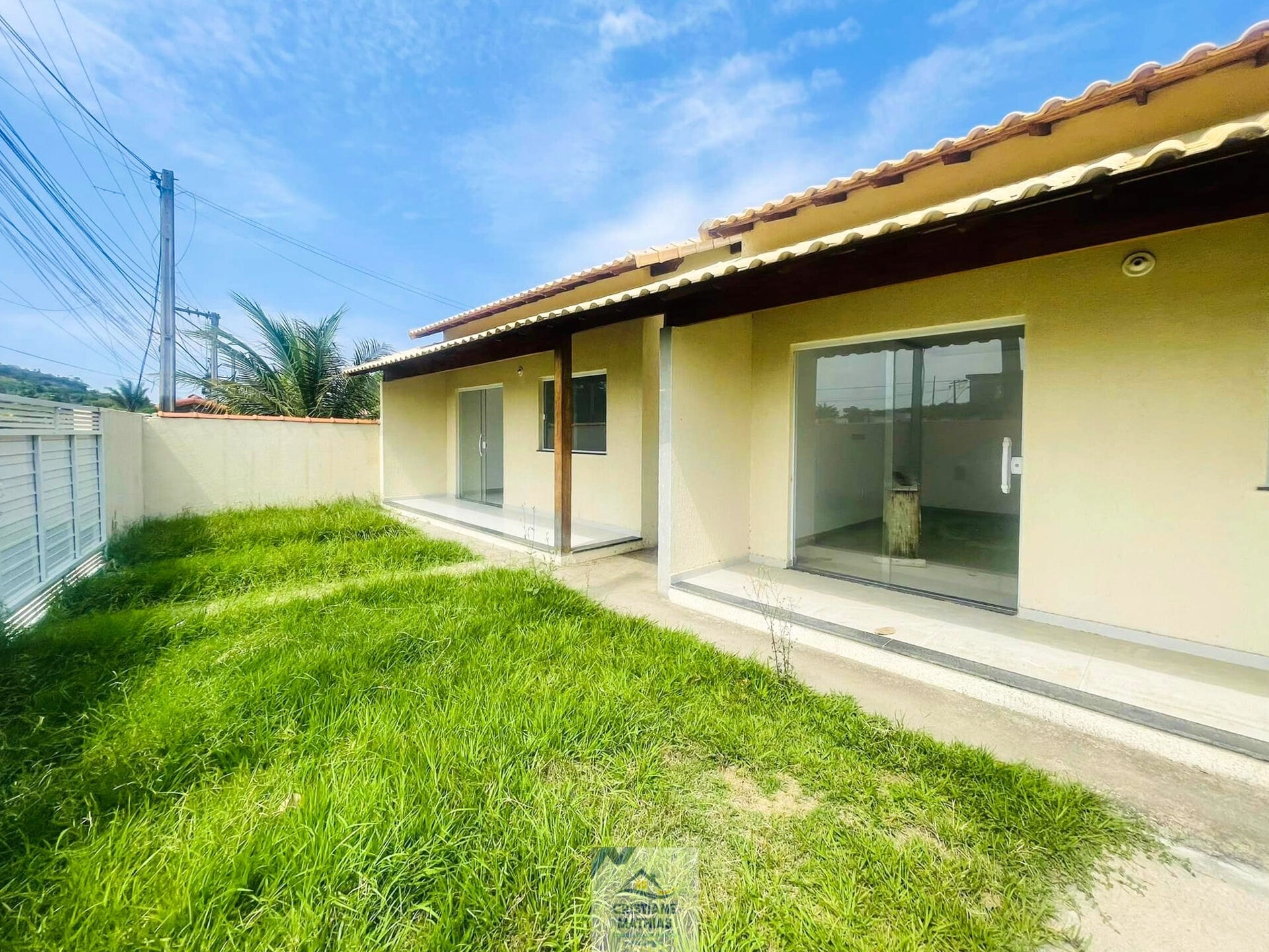 Casa à venda com 2 quartos, 65m² - Foto 2