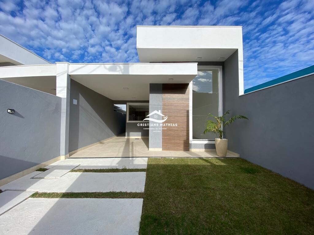 Casa à venda com 3 quartos, 131m² - Foto 1