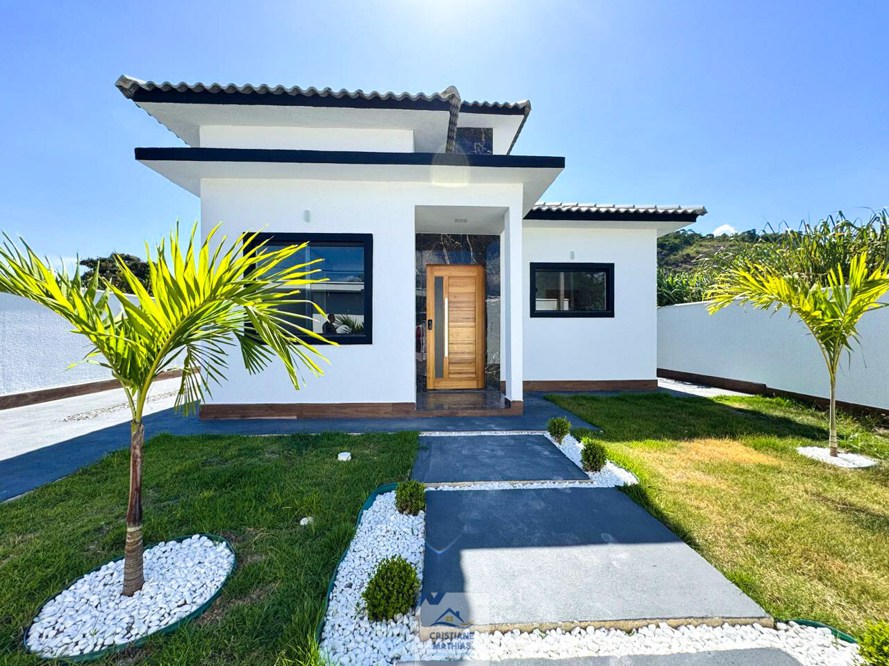 Casa à venda com 3 quartos, 86m² - Foto 1