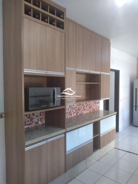 Casa à venda com 6 quartos, 290m² - Foto 13