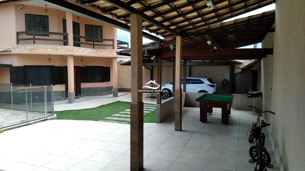 Casa à venda com 6 quartos, 290m² - Foto 2