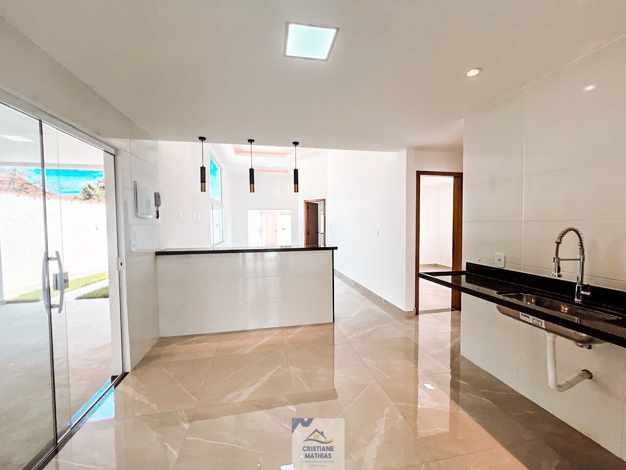 Casa à venda com 3 quartos, 131m² - Foto 4