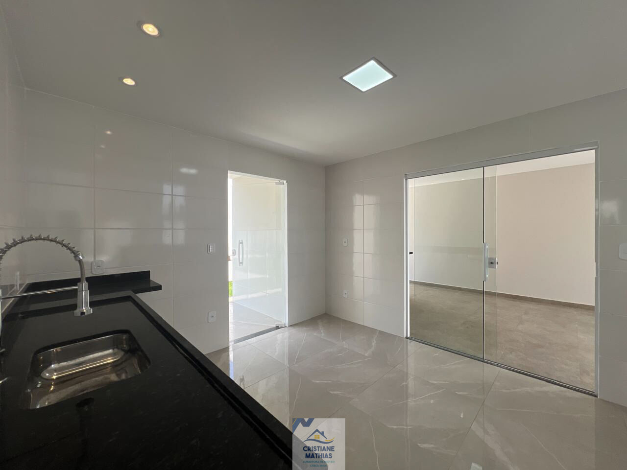 Casa à venda com 3 quartos, 131m² - Foto 7