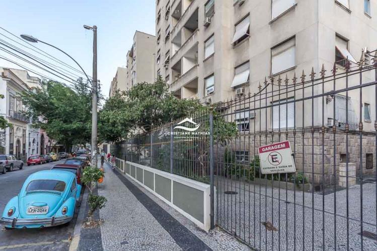 Apartamento à venda com 2 quartos, 80m² - Foto 33