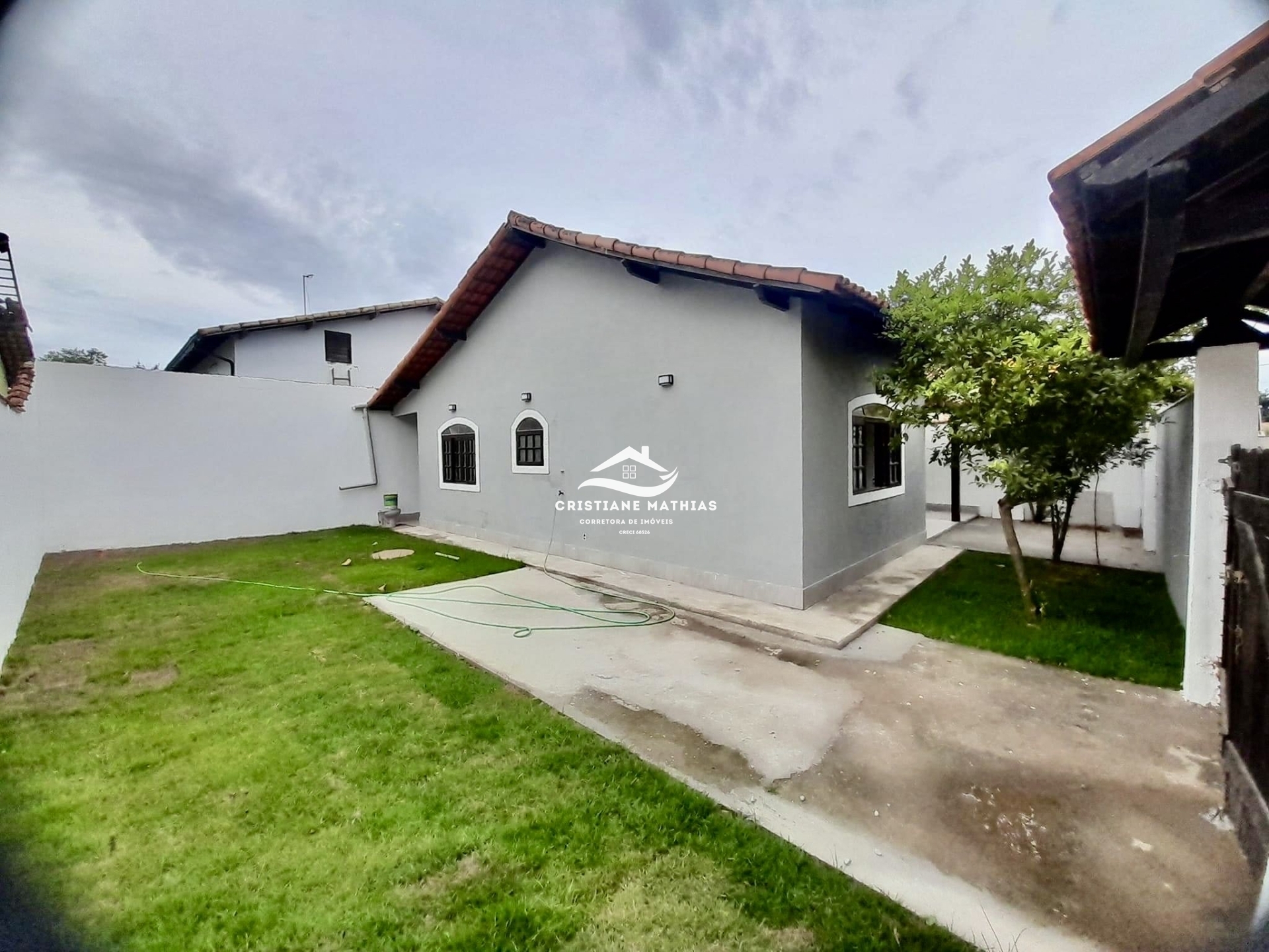 Casa à venda com 2 quartos, 72m² - Foto 2