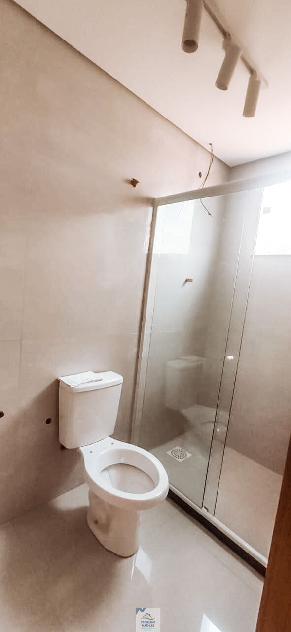 Casa à venda com 2 quartos, 70m² - Foto 18