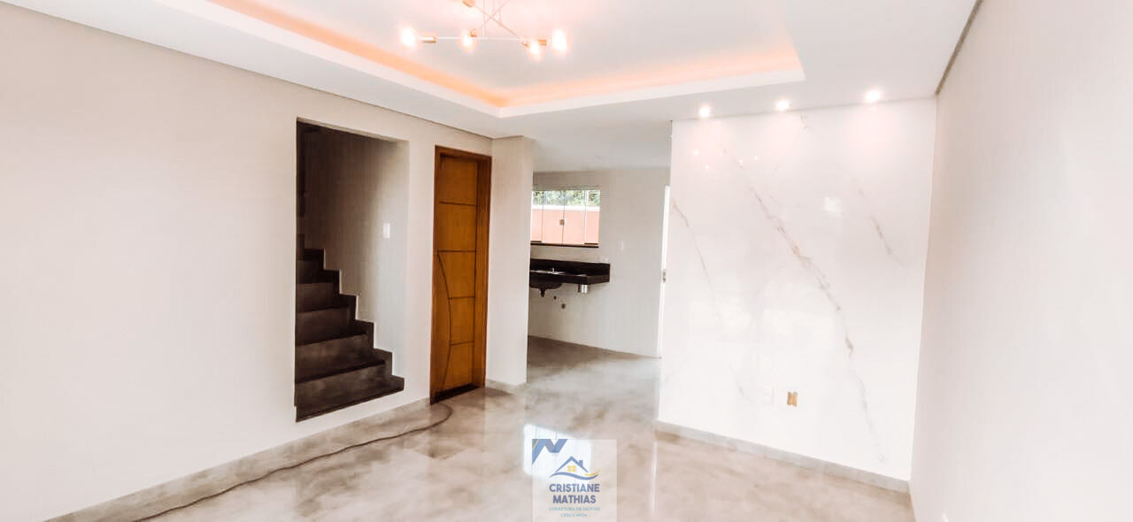 Casa à venda com 2 quartos, 70m² - Foto 3