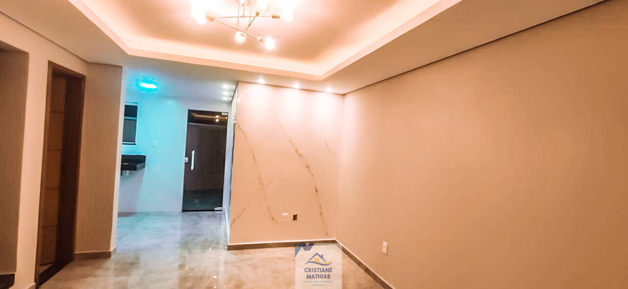 Casa à venda com 2 quartos, 70m² - Foto 4