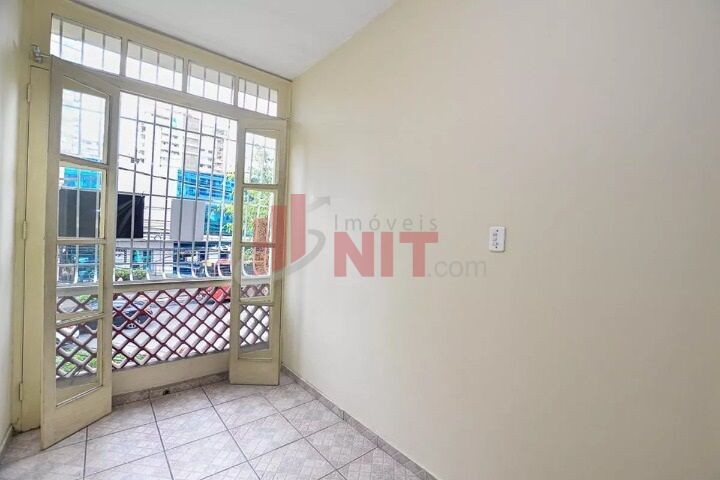 Apartamento à venda com 2 quartos, 110m² - Foto 4