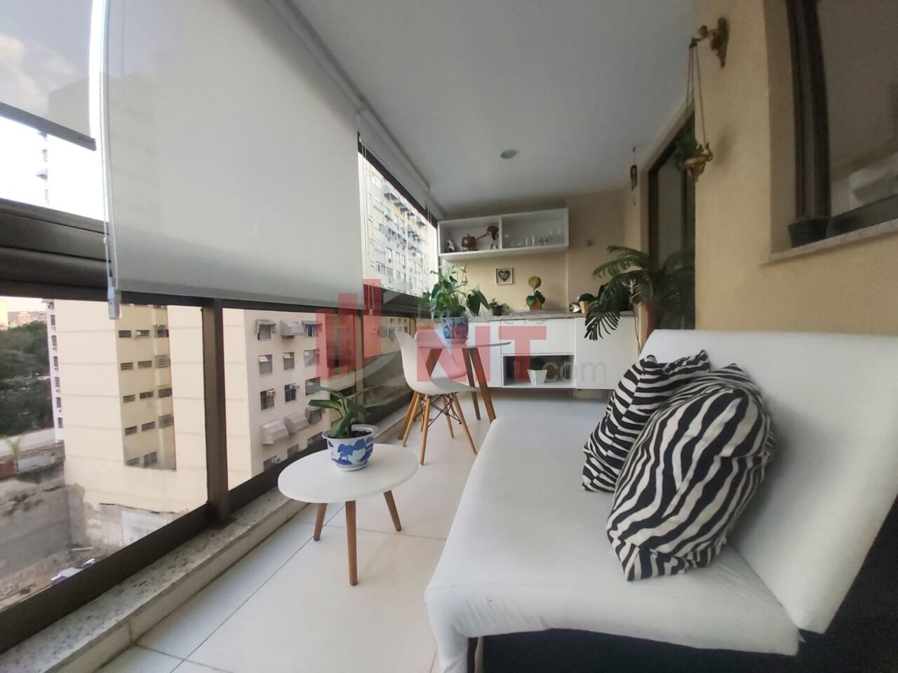 Apartamento à venda com 2 quartos, 87m² - Foto 3