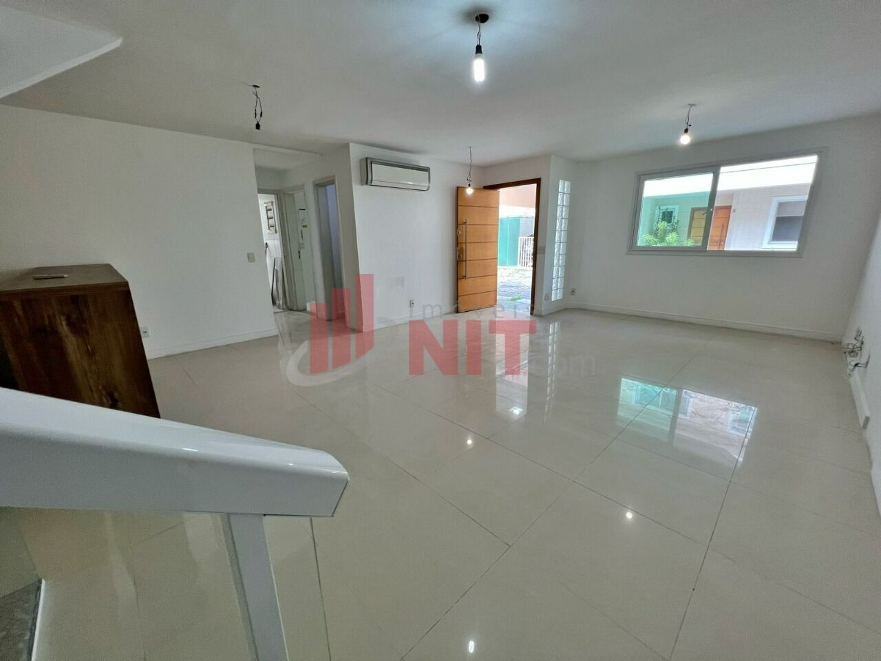 Casa de Condomínio à venda com 4 quartos, 160m² - Foto 2