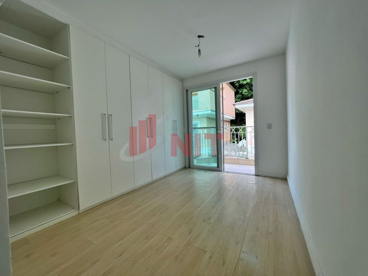 Casa de Condomínio à venda com 4 quartos, 160m² - Foto 10