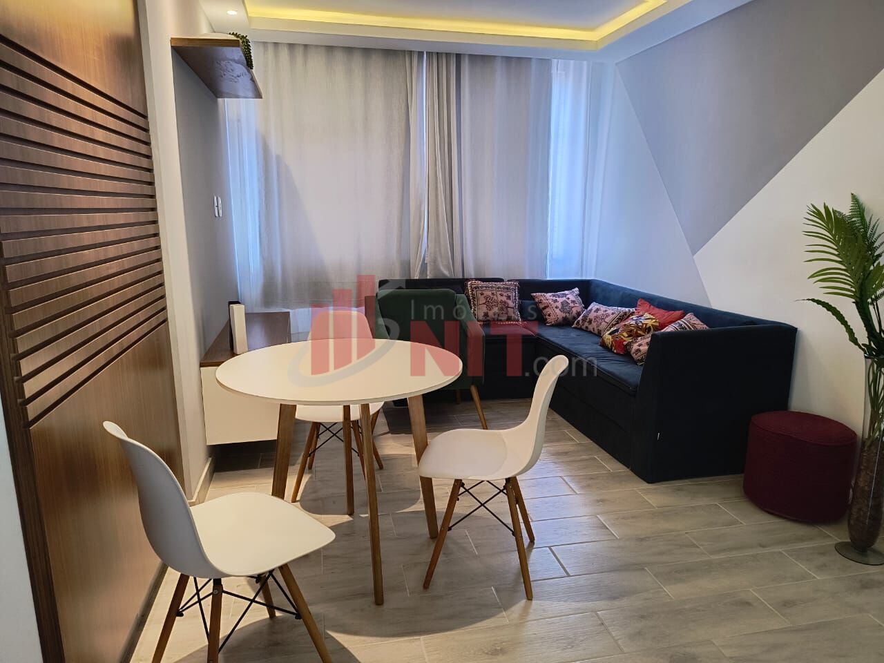 Apartamento à venda com 2 quartos, 75m² - Foto 1