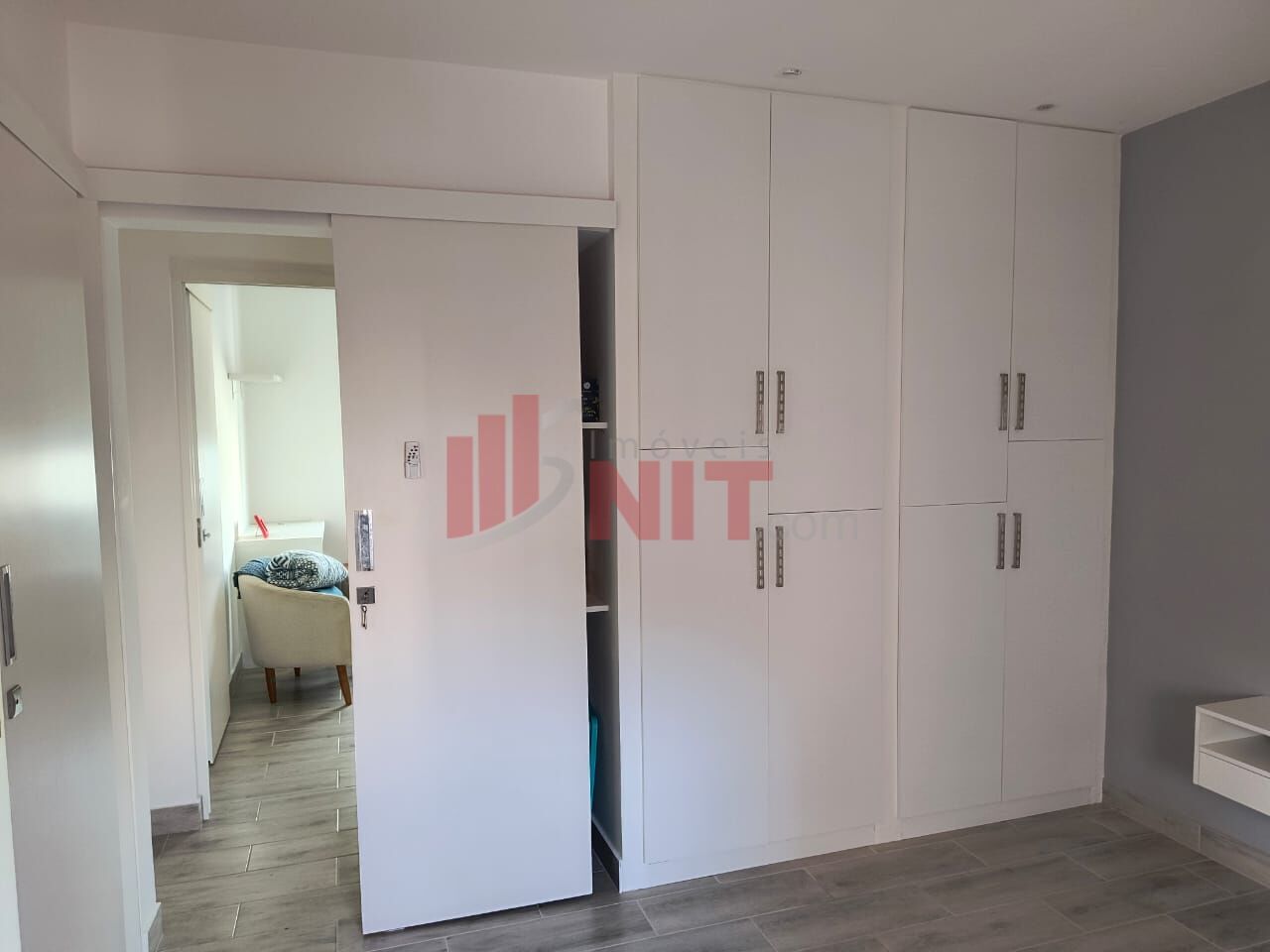 Apartamento à venda com 2 quartos, 75m² - Foto 11