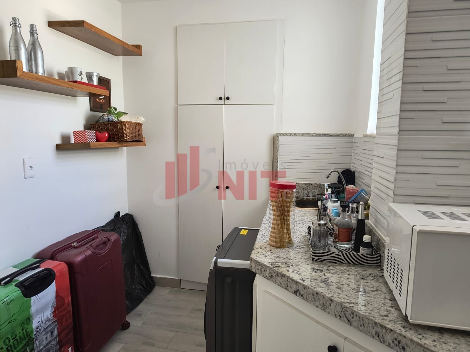 Apartamento à venda com 2 quartos, 75m² - Foto 22