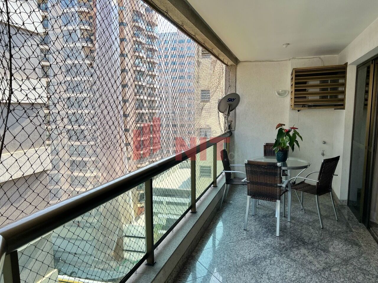 Apartamento à venda com 4 quartos, 192m² - Foto 2