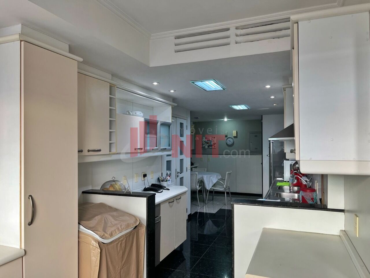 Apartamento à venda com 4 quartos, 192m² - Foto 32