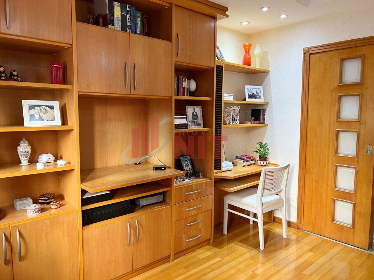 Apartamento à venda com 4 quartos, 192m² - Foto 17