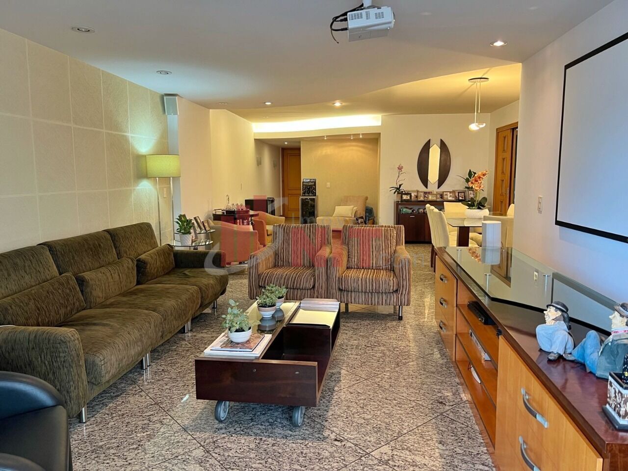 Apartamento à venda com 4 quartos, 192m² - Foto 4