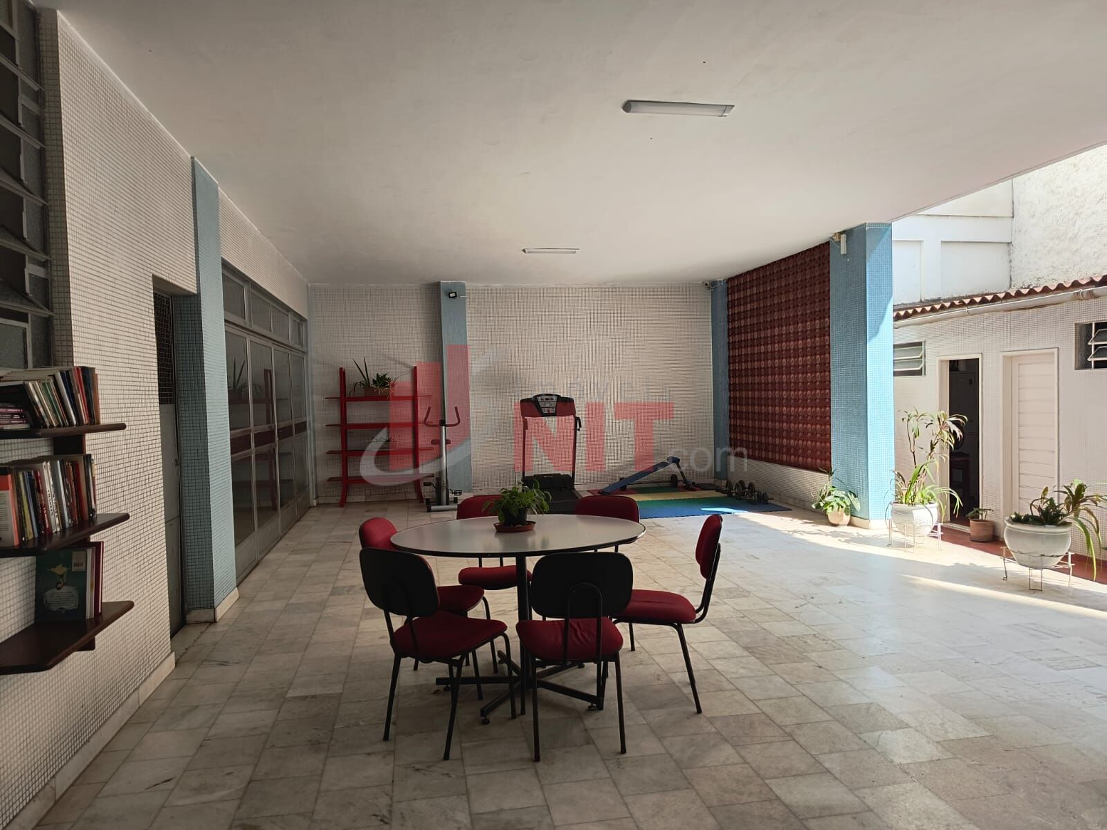 Apartamento à venda com 2 quartos, 75m² - Foto 6