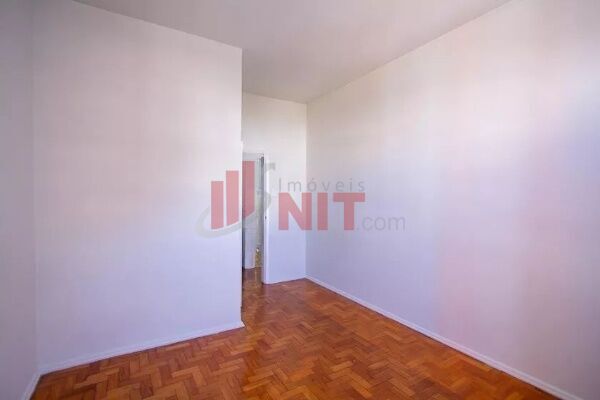 Apartamento à venda com 2 quartos, 75m² - Foto 27