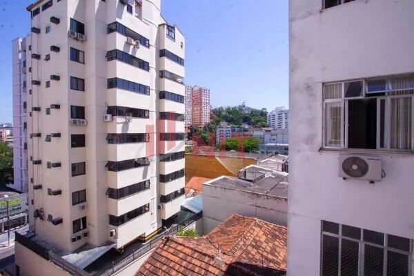 Apartamento à venda com 2 quartos, 75m² - Foto 17