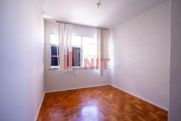 Apartamento à venda com 2 quartos, 75m² - Foto 26