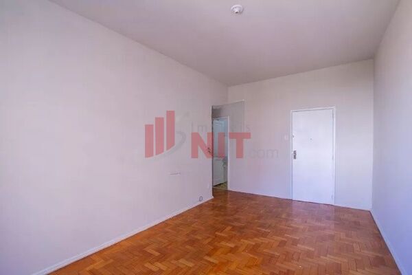 Apartamento à venda com 2 quartos, 75m² - Foto 20