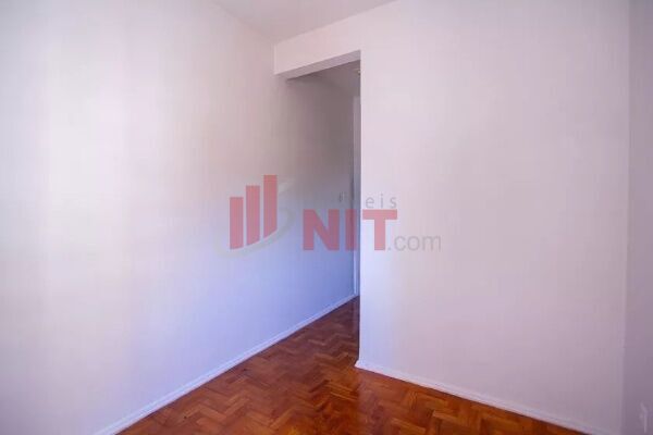 Apartamento à venda com 2 quartos, 75m² - Foto 29