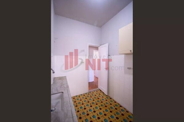 Apartamento à venda com 2 quartos, 75m² - Foto 32