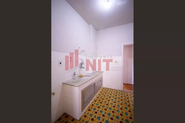 Apartamento à venda com 2 quartos, 75m² - Foto 31