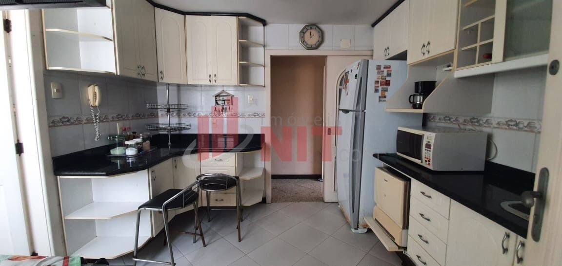 Apartamento à venda com 3 quartos, 146m² - Foto 25