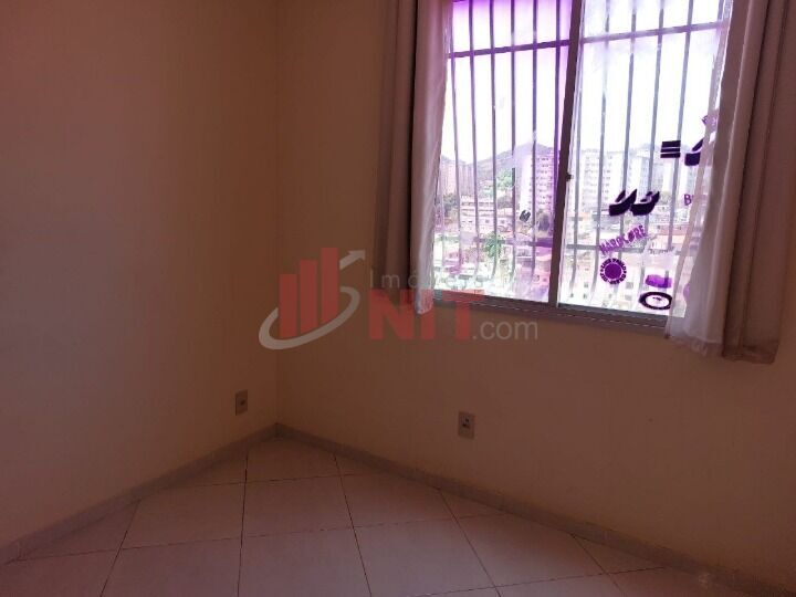 Apartamento à venda com 2 quartos, 75m² - Foto 3