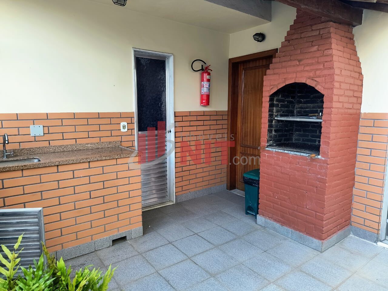 Apartamento para alugar com 3 quartos, 158m² - Foto 17