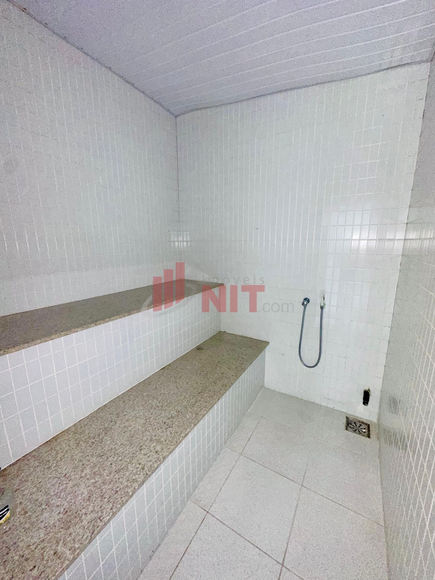 Apartamento à venda com 1 quarto, 90m² - Foto 14