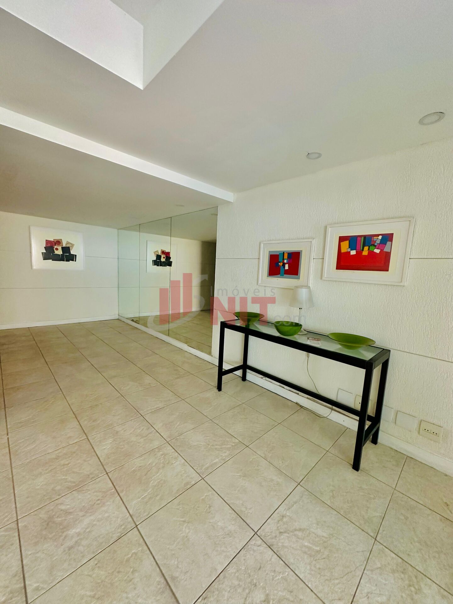 Apartamento à venda com 1 quarto, 90m² - Foto 18