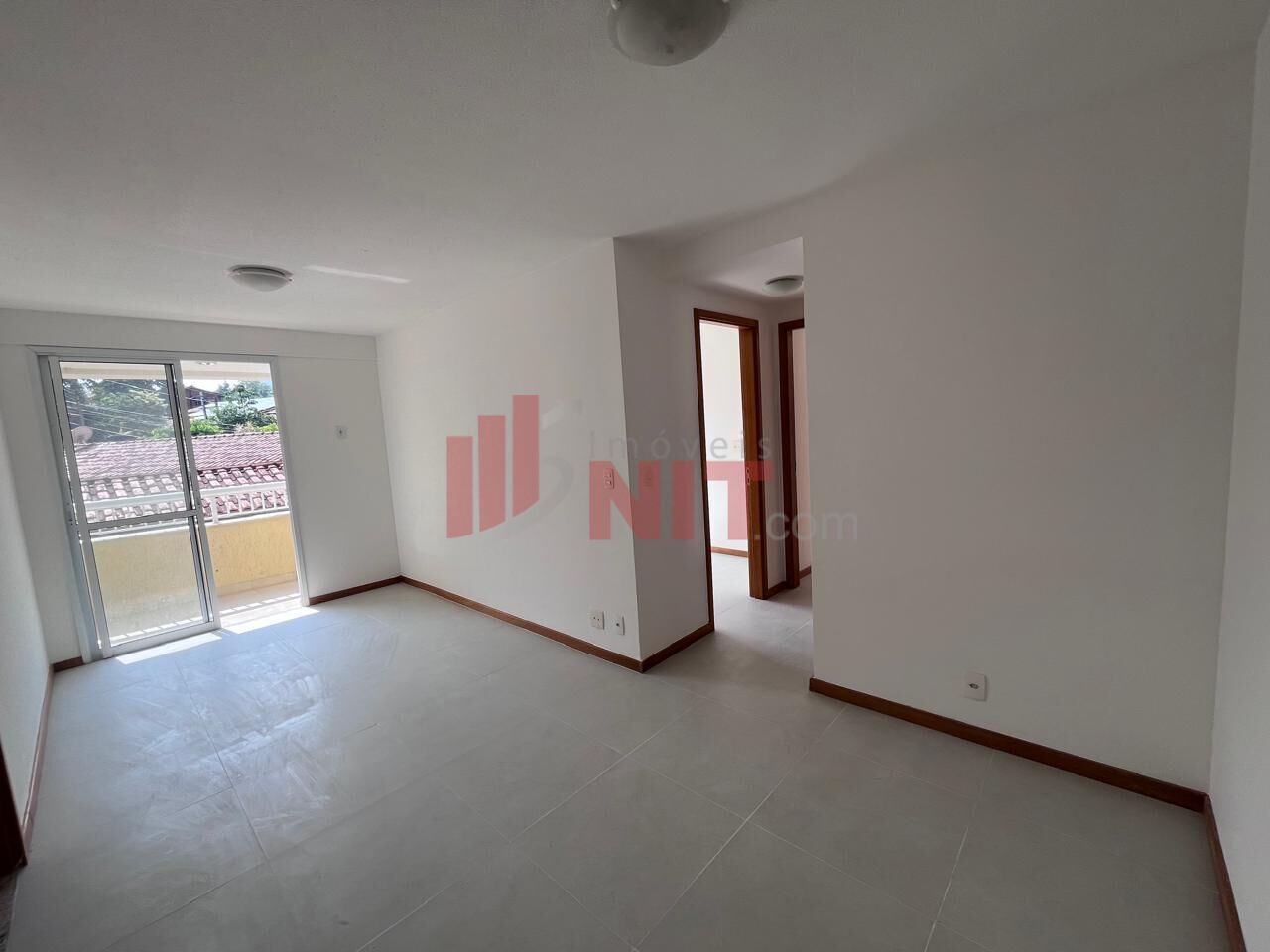 Apartamento à venda com 2 quartos, 60m² - Foto 2