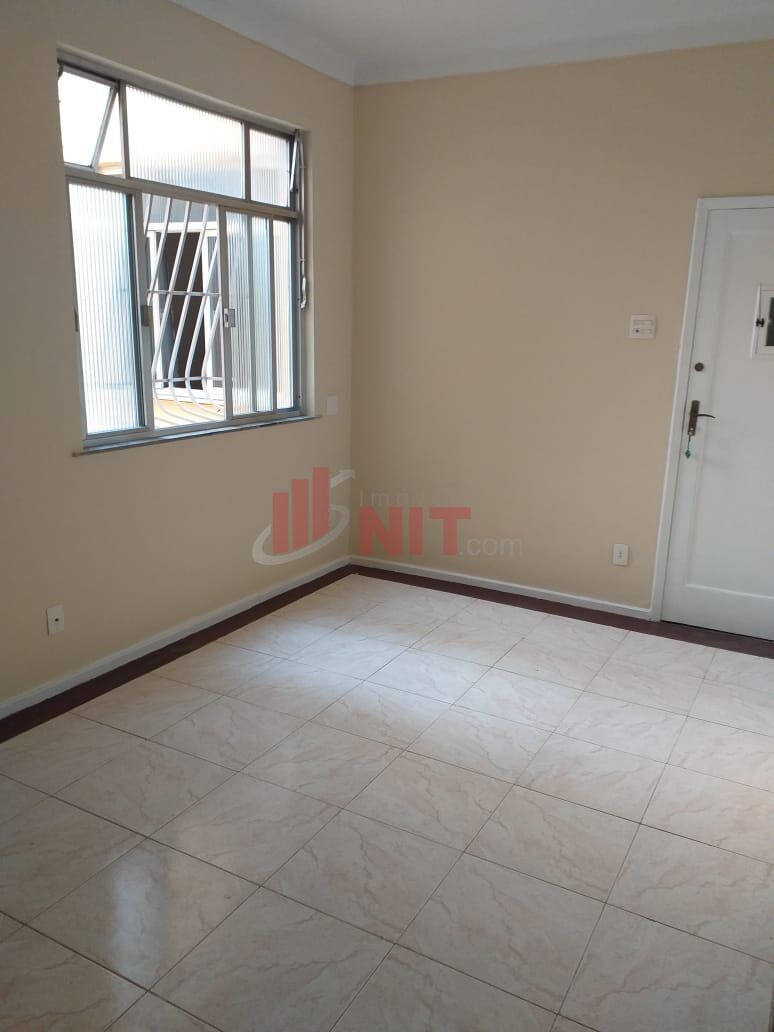 Apartamento à venda com 3 quartos, 90m² - Foto 2