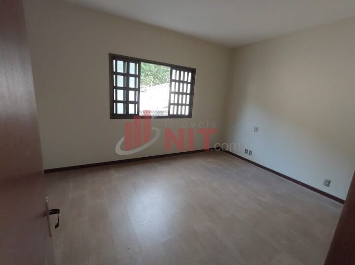 Casa à venda com 4 quartos, 180m² - Foto 7