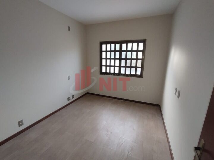 Casa à venda com 4 quartos, 180m² - Foto 23