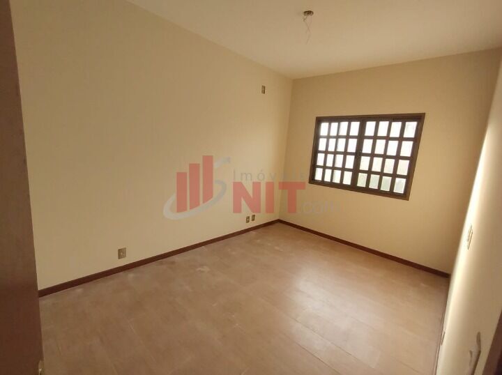 Casa à venda com 4 quartos, 180m² - Foto 18