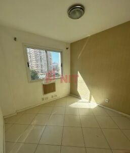 Apartamento à venda com 2 quartos, 70m² - Foto 6