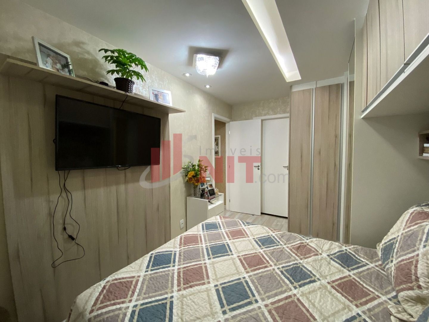 Apartamento à venda com 2 quartos, 75m² - Foto 8