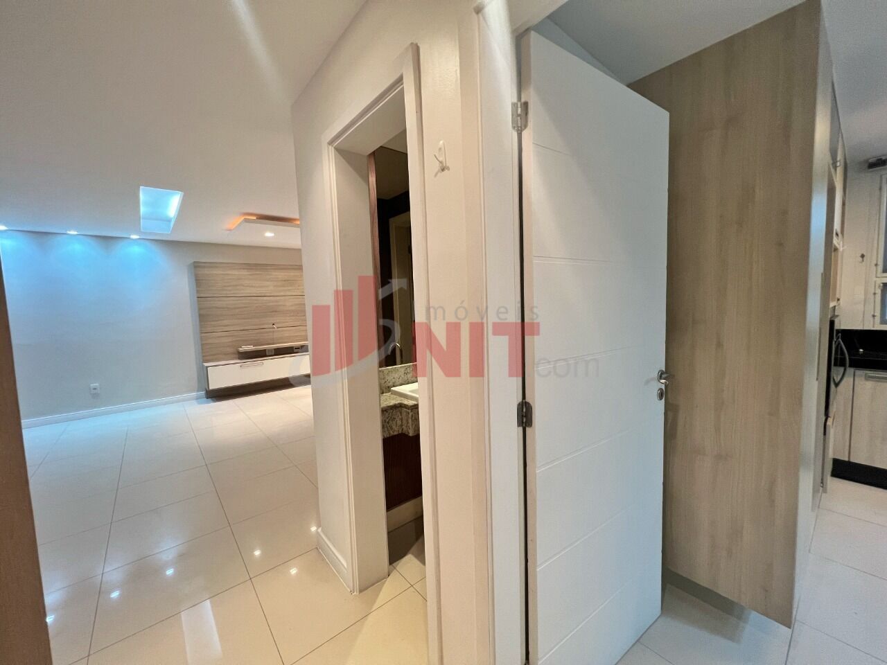 Casa de Condomínio à venda com 4 quartos, 240m² - Foto 18